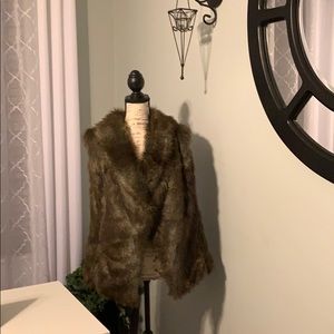 Faux fur brown vest Large. NWT